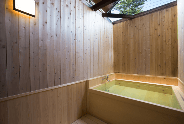 Private Cypress open-air bath first in Tsugaike